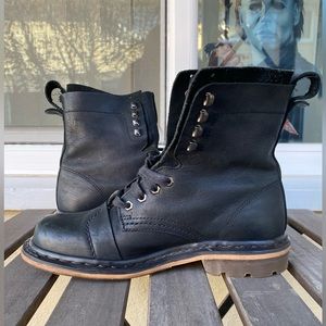 Dr Marten’s “Pier” Black Leather Boots: Mens 8 / Womens 9 (preowned, no box)